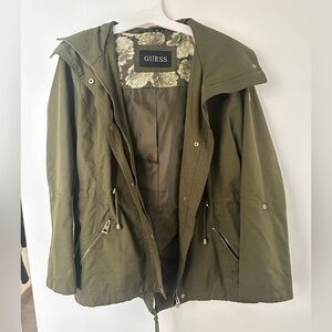 Guess Jacket. Size: L.